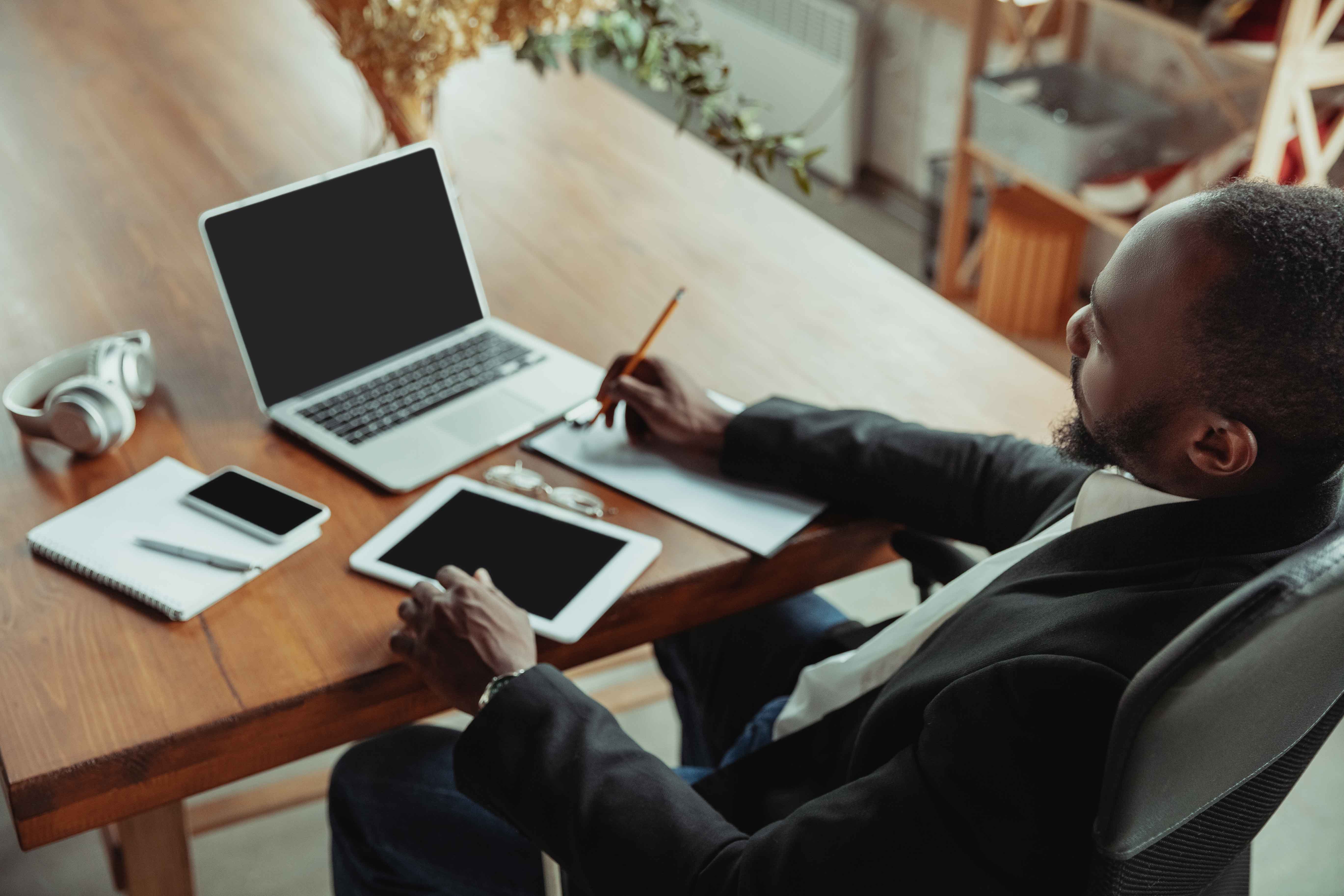 Implementing Strategies: Marketing, Finance / Accounting, R&D and MIS Issues